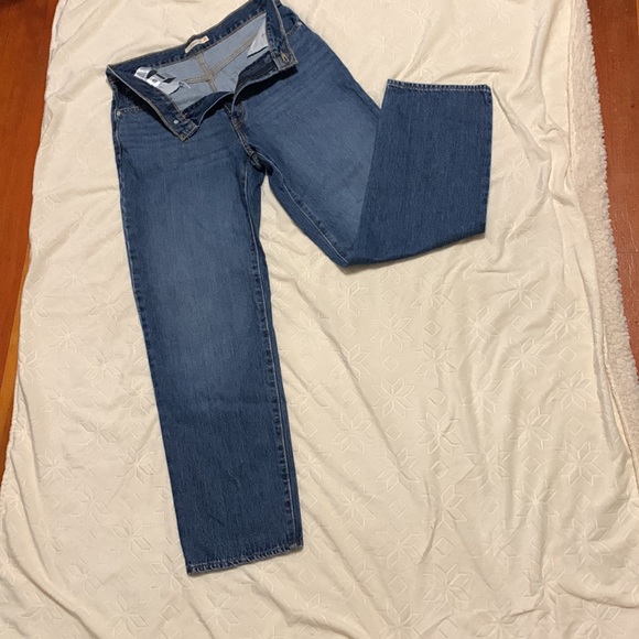 Women’s size W 29 L 31, Levi Strauss blue jeans. Worn to try on. - Picture 2 of 5